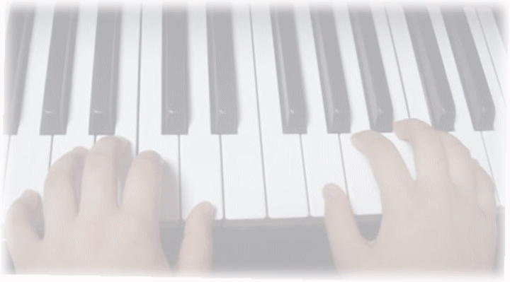 ピアノの鍵盤/レッスン風景